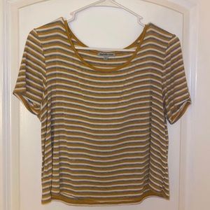 Cropped Charlotte Russe t-shirt